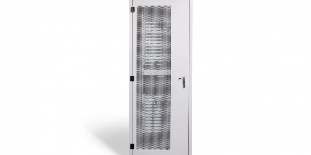 IZT C6000 用于同步双向卫星链路 内置机架关闭