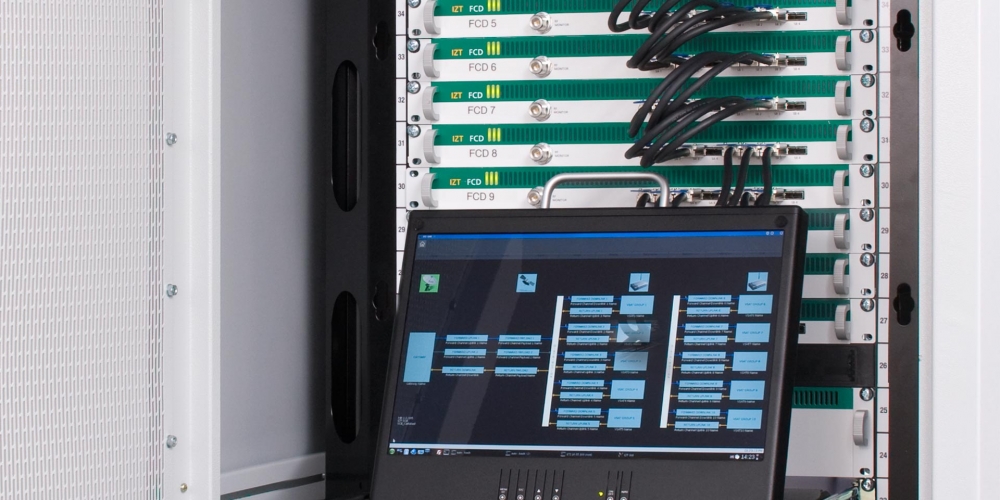 IZT C6000 for synchronous bi-directional satellite Links built-in Rack with Laptop IZT C6000 for synchronous bi-directional satellite Links built-in Rack with Laptop