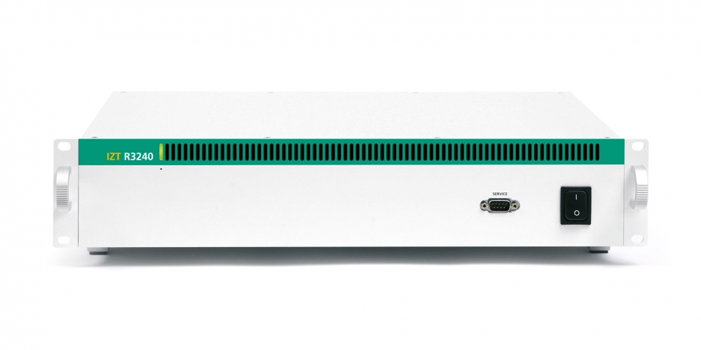 IZT R3200 Digital Wideband Receiver front